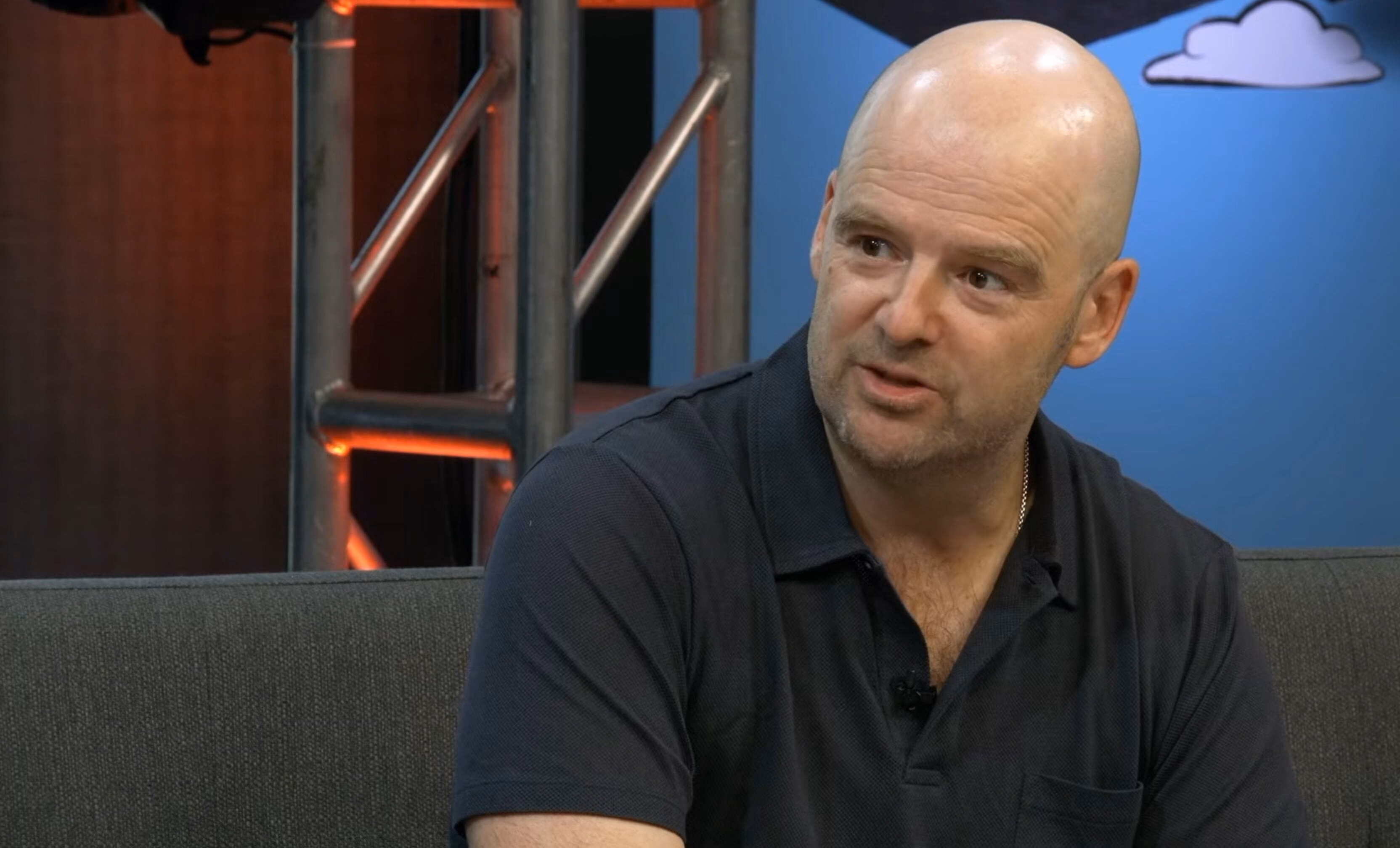 Portrait de Dan Houser, cofondateur de Rockstar Games et créateur historique de GTA